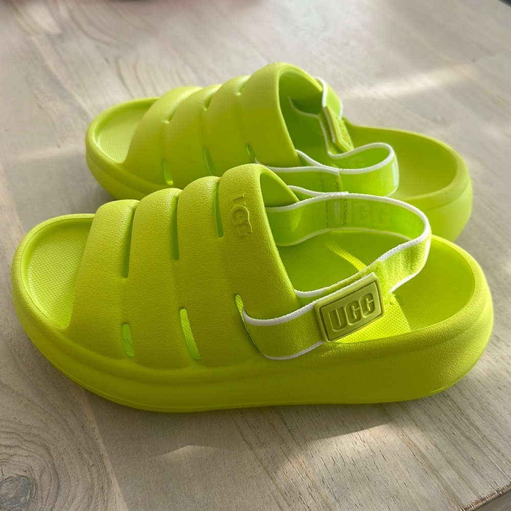 Ugg girl sandal